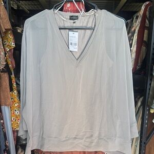 Net Buckle black Gray V-Neck Sheer Blouse